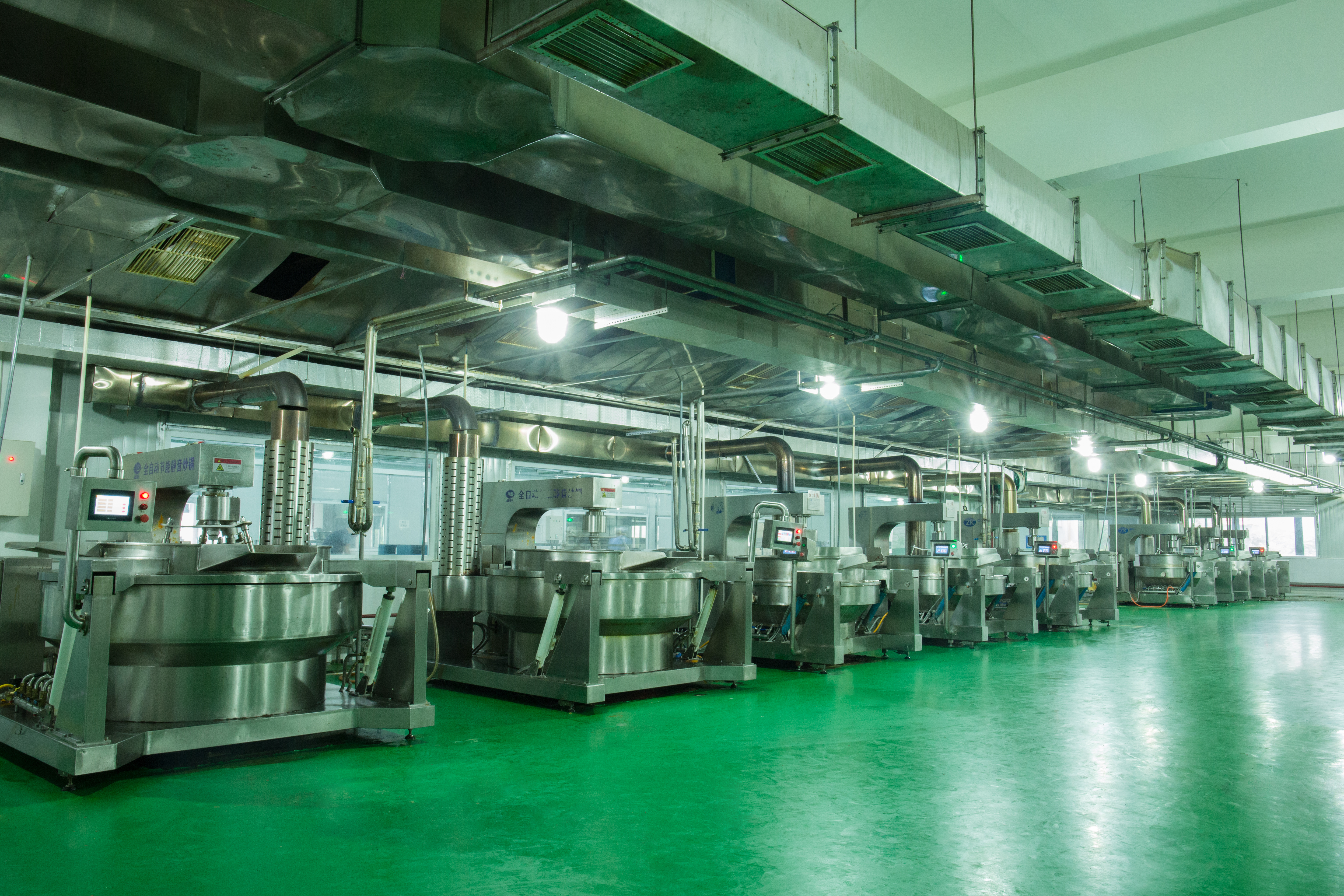现代化的底料加工流水线
